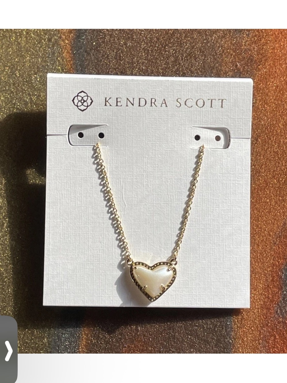 Kendra Scott Ivory Mother-of-Pearl Ari Heart Gold Pendant Necklace Short - Picture 3 of 9